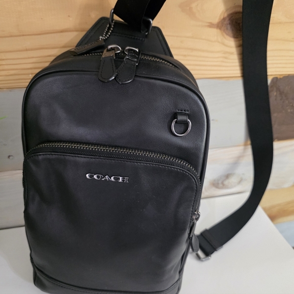 Coach Graham Pack in black leather  versatile sling or Crossbody Unisex - Picture 13 of 14